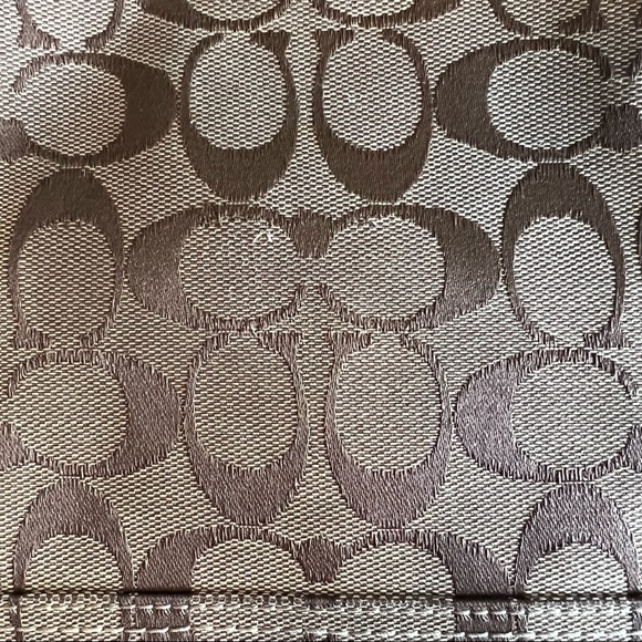 Coach Bag! - Picture 4 of 15